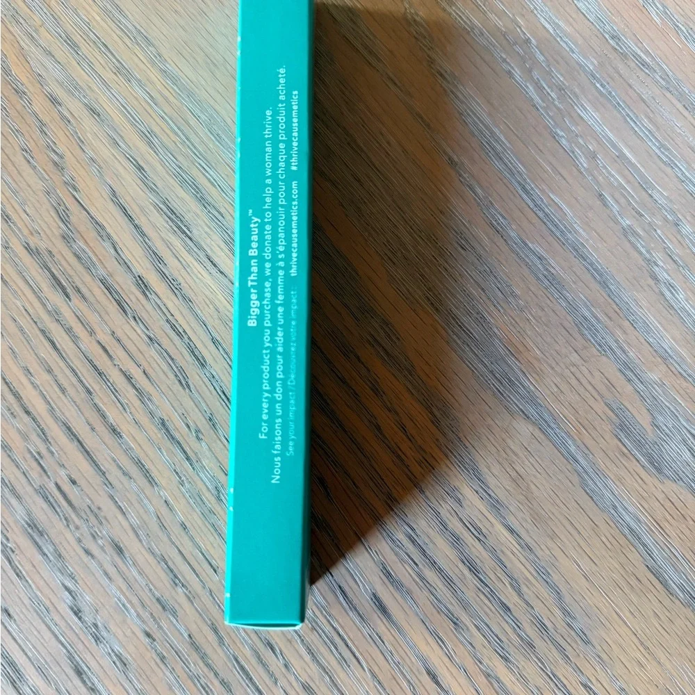 Thrive NWT Dr. Q Infinity Waterproof Eyeshadow Stick & Thrive Cosmetic Bag - Picture 6 of 8